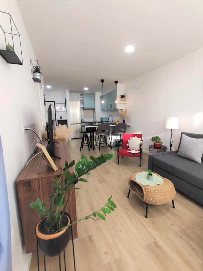 Center Apartment Pia Omis Exterior photo