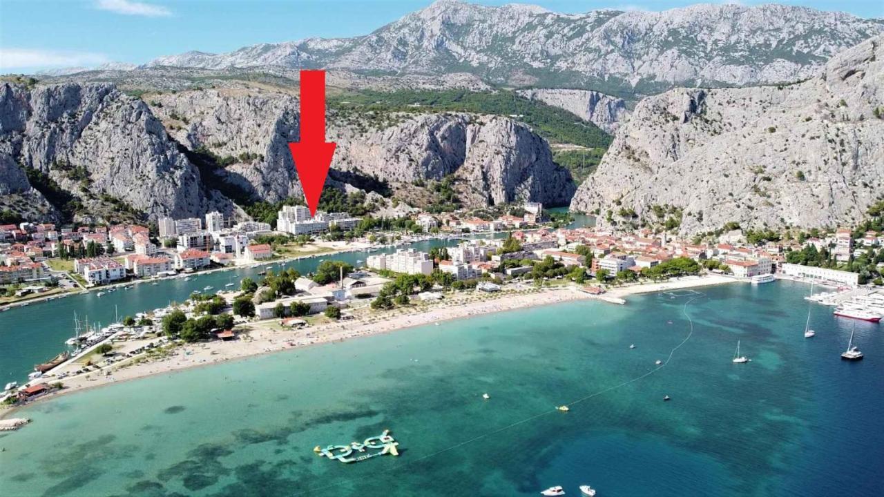 Center Apartment Pia Omis Exterior photo