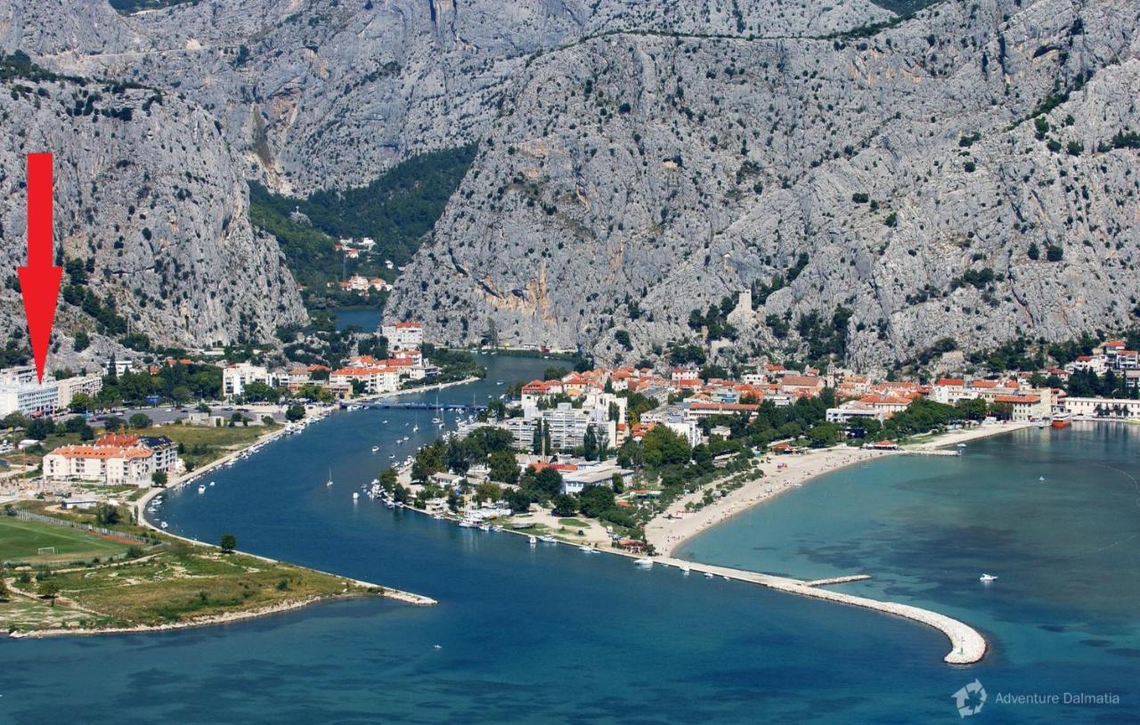 Center Apartment Pia Omis Exterior photo