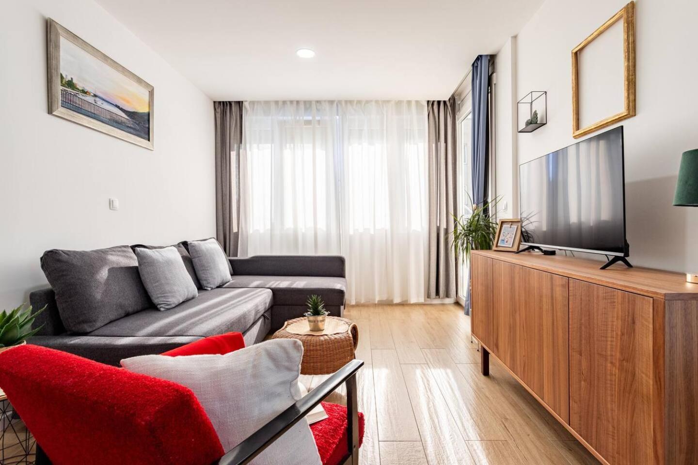 Center Apartment Pia Omis Exterior photo