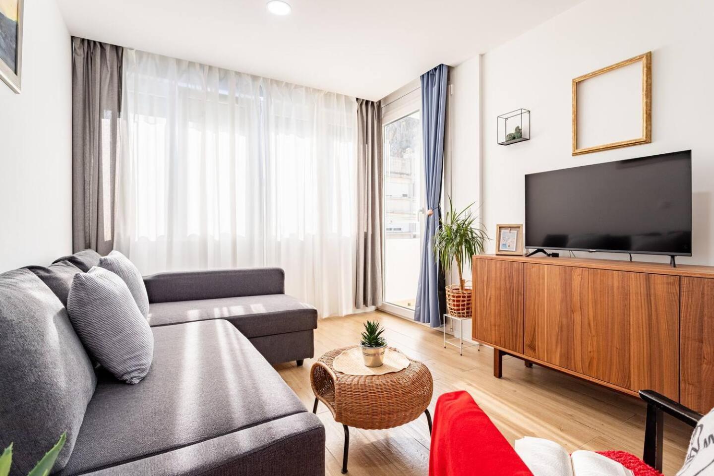 Center Apartment Pia Omis Exterior photo
